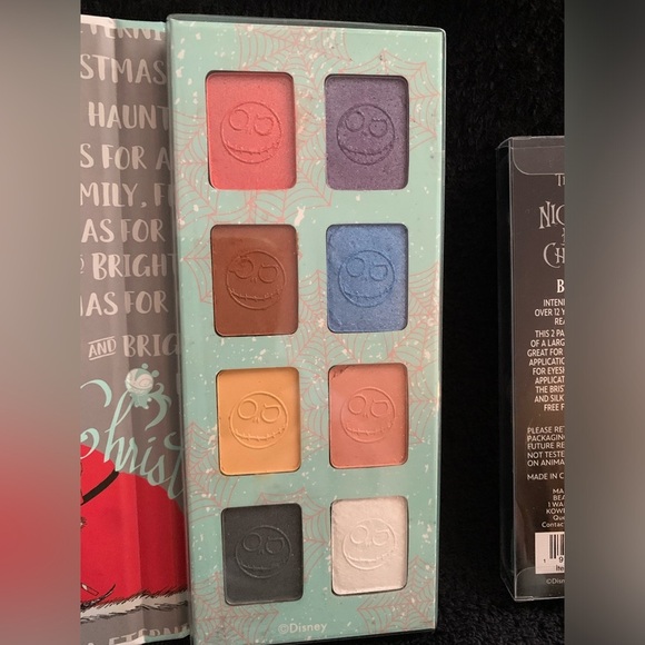 Disney The Nightmare Before Christmas
Eyeshadow Palette and Brush Set New - Picture 4 of 5